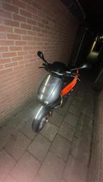 Gilera runner Fluo rosso SP 50, Fietsen en Brommers, Scooters | Piaggio, Ophalen, Zo goed als nieuw, Benzine, Overige modellen