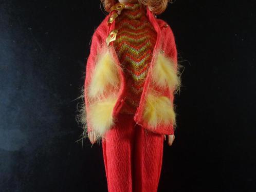 Barbie vintage Fur Sighted broek top jas pilgrims rood, Verzamelen, Poppen, Gebruikt, Kleertjes, Ophalen of Verzenden