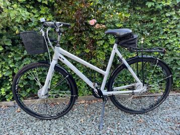 Unieke MBK dames tourfiets beschikbaar voor biedingen