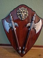 Decoratieve Bijlen met Wapen, Ophalen