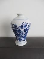 Blauw wit Chinees porselein vaas, baluster, bloem decoratie, Ophalen of Verzenden