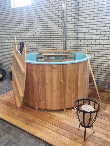 Hottub met interne kachel en Led | Nieuw | Showmodel beschikbaar voor biedingen