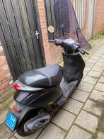 Piaggo zip, Fietsen en Brommers, Scooters | Piaggio, Maximaal 25 km/u, Benzine, Ophalen of Verzenden, Zo goed als nieuw