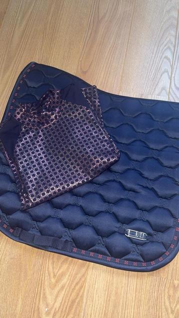 Paarden setje te koop! Shirt en dekje N brands beschikbaar voor biedingen