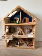 Poppenhuis hout met meubeltjes en poppetjes, Ophalen, Zo goed als nieuw, Poppenhuis