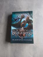 Broederband - De jacht op de wolfswind, Boeken, Ophalen of Verzenden, Zo goed als nieuw, John Flanagan
