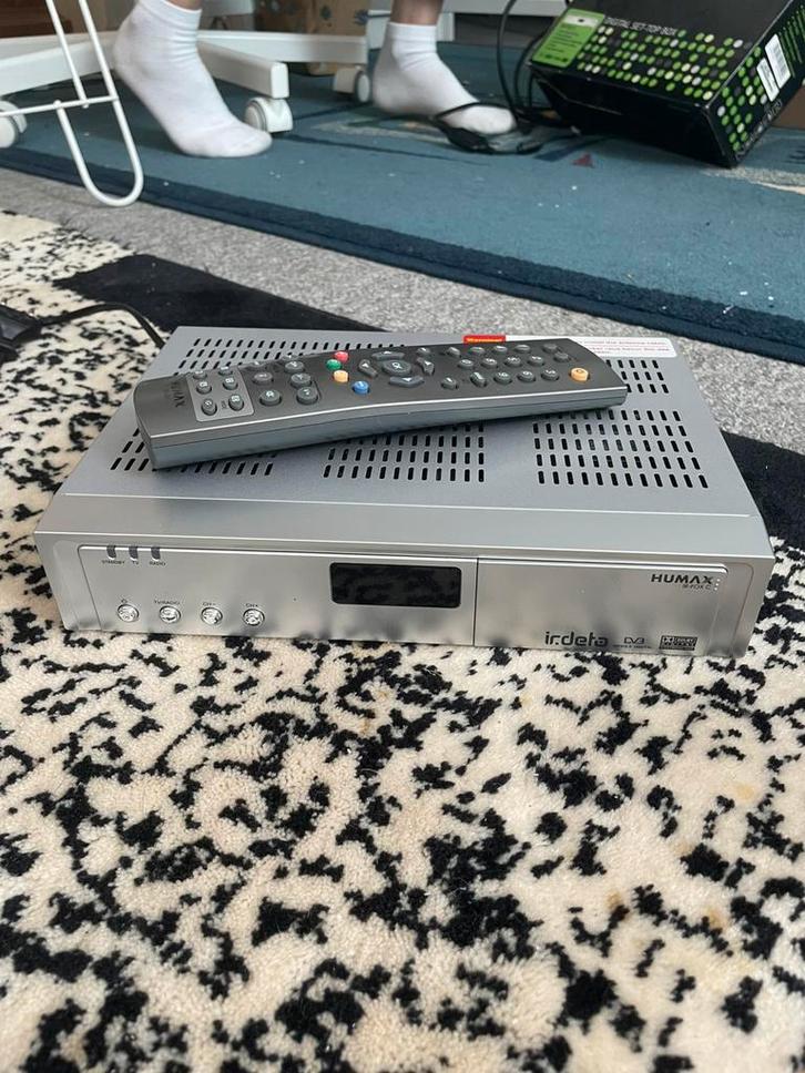 Humax satellietontvanger DVB (Irdeto) met afstandsbediening, Audio, Tv en Foto, Schotelantennes, Zo goed als nieuw, Humax, Ophalen