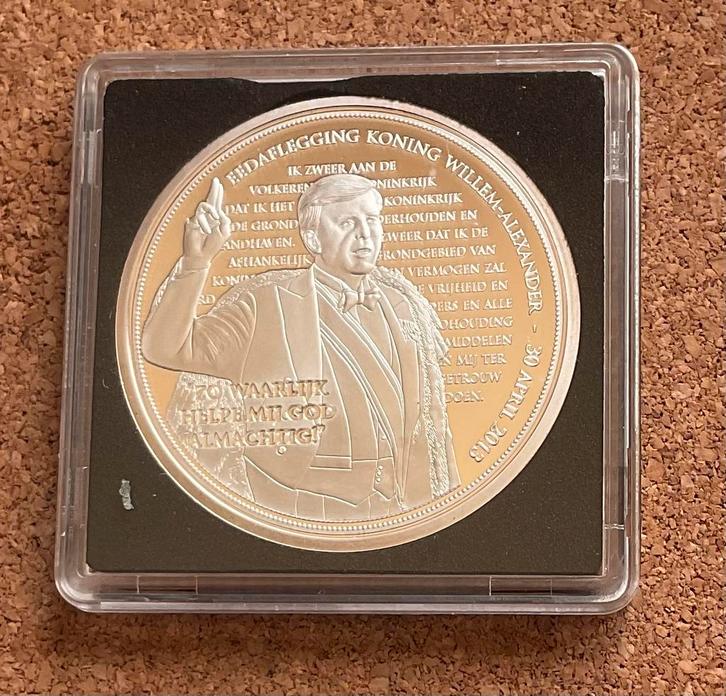 Penning - EEDAFLEGGING KONING WILLEM ALEXANDER 30-4-2013, Postzegels en Munten, Penningen en Medailles, Overige materialen, Nederland