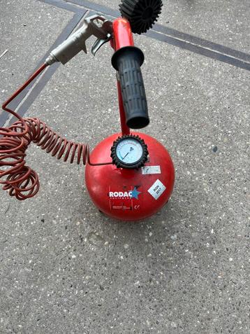 Bandenpomp Rodac met slang beschikbaar voor biedingen