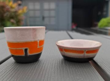 Vier Paddenstoelen plateel potje met schotel beschikbaar voor biedingen
