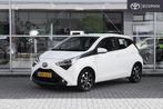 Toyota Aygo 1.0 VVT-i 69pk 5D x-shift x-joy, Auto's, Gebruikt, Euro 6, 4 stoelen, Wit