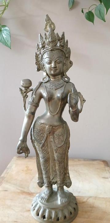 Oude bronzen grote Tara beschikbaar voor biedingen