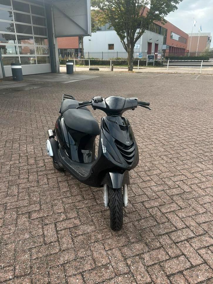 Zip 50cc 2t malossi TERUIL, Fietsen en Brommers, Scooters | Piaggio, Zo goed als nieuw, Zip, Maximaal 25 km/u, Tweetakt, Ophalen