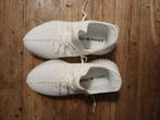 Yeezy, Ophalen of Verzenden, Zo goed als nieuw, Sneakers of Gympen