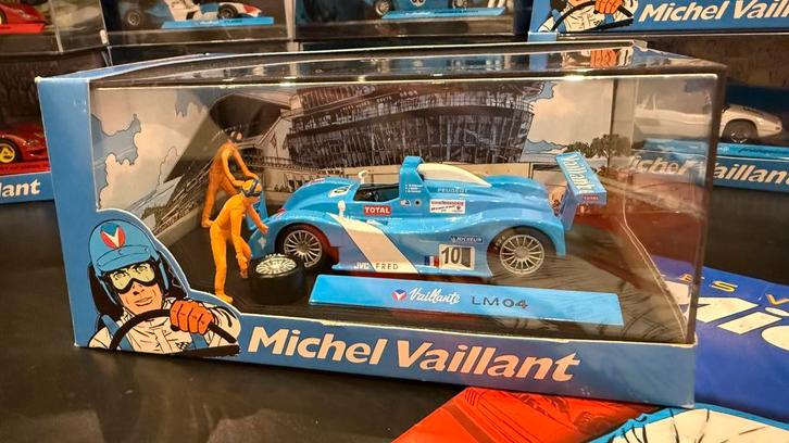 Nr46. Vaillante Le Mans 04 (+boekje) - Michel Vaillant, Hobby en Vrije tijd, Modelauto's | 1:43, Gebruikt, Auto, Overige merken