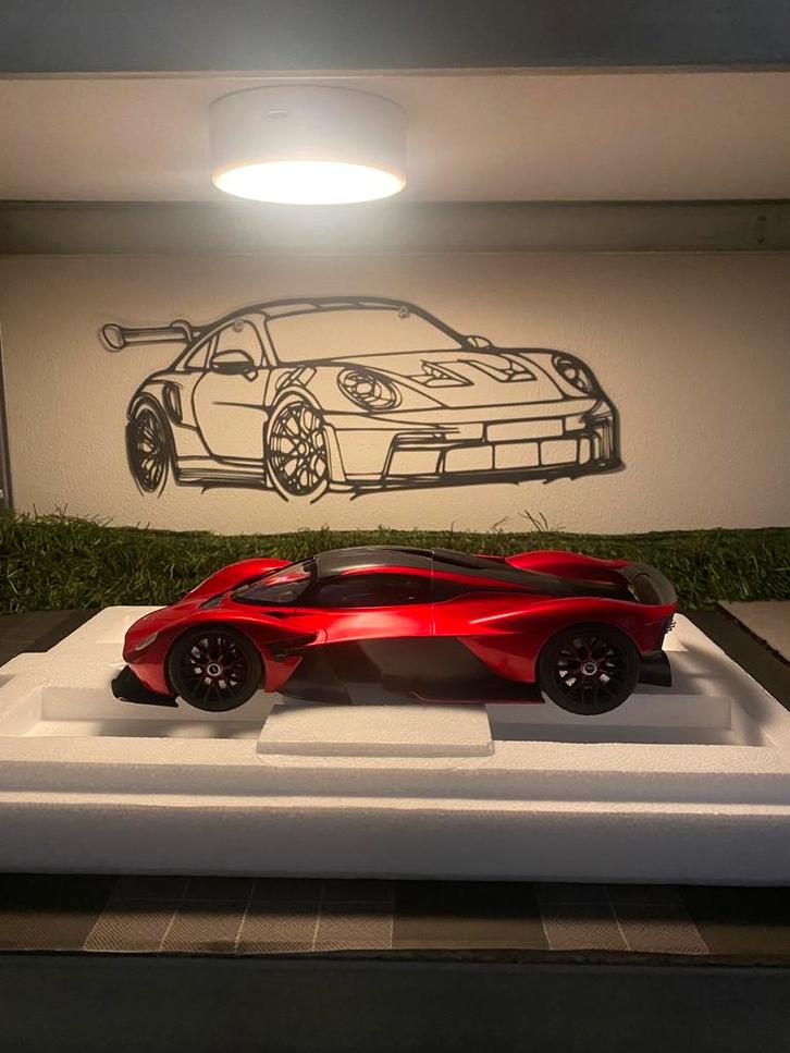 Aston martin valkyrie Top Speed models rood, Hobby en Vrije tijd, Modelauto's | 1:18, Nieuw, Overige merken, Ophalen of Verzenden