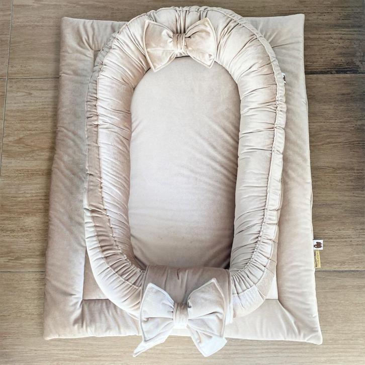 Babynestje Velvet luxury zand champagne strik, Kinderen en Baby's, Babywiegjes en Ledikanten, Nieuw, Overige typen, Verzenden
