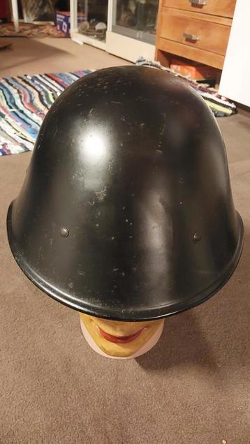 Politie Hembrug M28 Helm beschikbaar voor biedingen