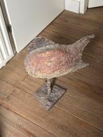 Decoratie: vis van papiermaché op stenen voet, Huis en Inrichting, Woonaccessoires | Overige, Ophalen, Zo goed als nieuw