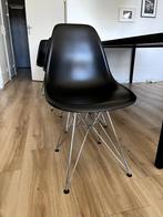 4 eetkamerstoelen (vitra replica), Huis en Inrichting, Stoelen, Ophalen, Gebruikt, Zwart, Vier