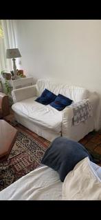 Wit bank / White couch with trundle bed, Huis en Inrichting, Ophalen, Zo goed als nieuw