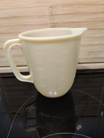 1 gele 1 liter maatkan, plastic beschikbaar voor biedingen