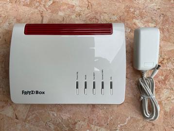 Fritz box 7590 MESH Edition International zeer goede staat   beschikbaar voor biedingen