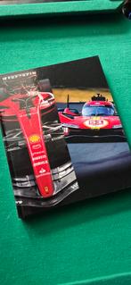 Ferrari Jaarboek 2023 - Officieel, Boeken, Auto's | Boeken, Ophalen of Verzenden, Zo goed als nieuw, Ferrari, Officieel Ferrari