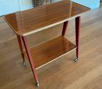 Vintage thee/bijzettafeltje op wieltjes, Huis en Inrichting, Gebruikt, Verzenden, 60 cm of meer, Rechthoekig