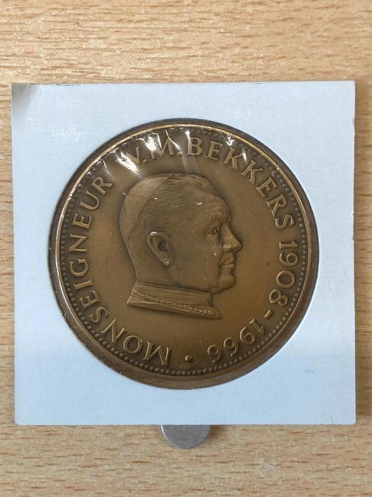Penning Monseigneur W.M. Bekkers, Postzegels en Munten, Penningen en Medailles, Overige materialen, Nederland, Ophalen of Verzenden