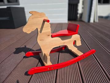 Houten Hobbelpaard – uren speelplezier voor je kindje beschikbaar voor biedingen