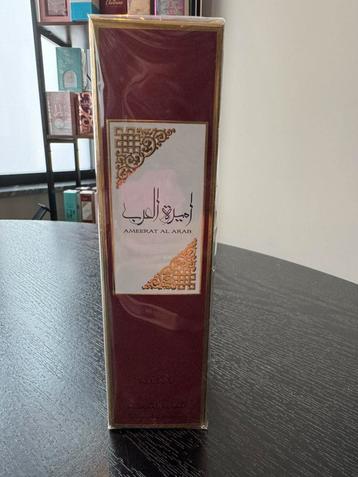 Asdaaf Ameerat Al Arab All Over Spray 150ml beschikbaar voor biedingen