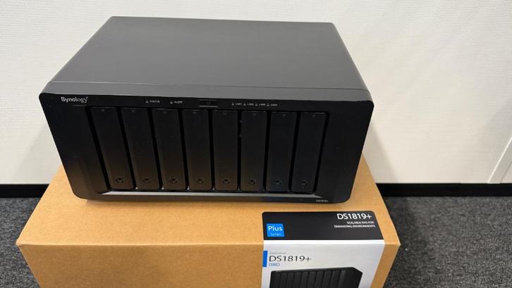 Synology DiskStation DS1819+ NAS (zonder harde schijven), Computers en Software, NAS, Gebruikt, Ophalen of Verzenden