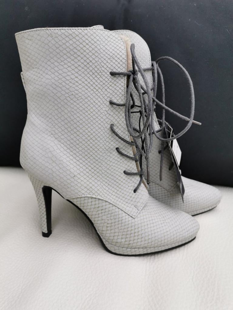 New Yorker laarsjes mt. 39, Verzenden, Lage of Enkellaarzen, Nieuw, New Yorker