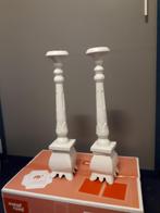 Twee kaarsenstandaards griekse stijl, Ophalen, Hout, Minder dan 25 cm