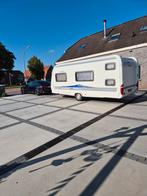Hobby 500 KMFE (stapelbed), Caravans en Kamperen, Caravans, Hobby, Treinzit, Particulier, Koelkast