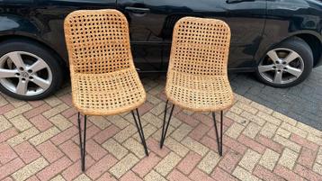 Rotan stoelen x2 beschikbaar voor biedingen