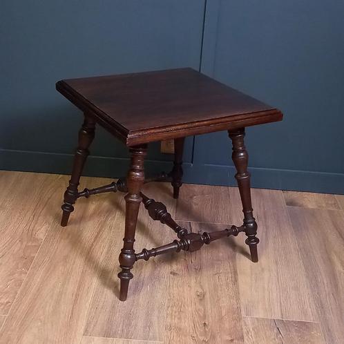 Antiek William & Mary bijzettafeltje, Huis en Inrichting, Tafels | Bijzettafels, Vierkant, 45 tot 60 cm, Minder dan 55 cm, Hout
