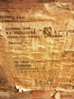 ZEER OUD KRAT MET OUDE FLESSEN IN MOOIE GELEEFDE STAAT., Ophalen of Verzenden