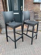 Barkruk kunstof voor buiten, Huis en Inrichting, Barkrukken, 2 krukken, Ophalen, Zo goed als nieuw, 60 tot 90 cm