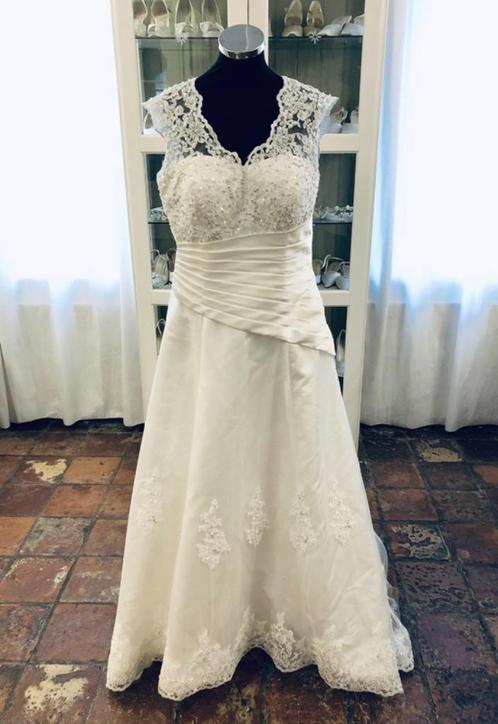 Geweldige nieuwe La Prima bruidsjurk mt 44/46, Kleding | Dames, Trouwkleding en Trouwaccessoires, Nieuw, Trouwjurk, Wit, Ophalen of Verzenden