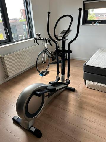 Infiniti crosstrainer beschikbaar voor biedingen