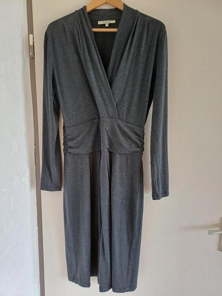 Grijs jurkje Zenggi, maat 3/L/38-40, Kleding | Dames, Jurken, Gedragen, Maat 38/40 (M), Grijs, Knielengte, Verzenden