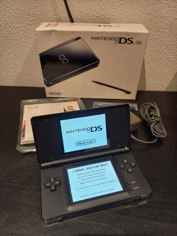 Nintendo DS Lite zwart - met toebehoren beschikbaar voor biedingen