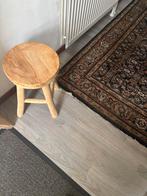 Mooi hout krukje, Huis en Inrichting, Krukjes, Ophalen of Verzenden, Zo goed als nieuw, Hout