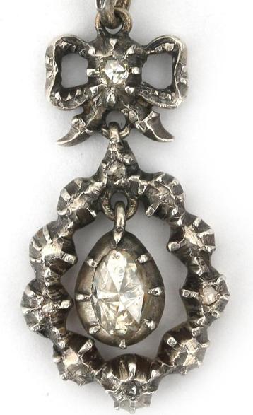 Diamant hanger strikmotief Holland ca 1960  beschikbaar voor biedingen
