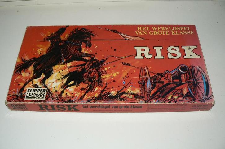 Risk in de rode doos. Populaire vintage versie Clipper 1976, Hobby en Vrije tijd, Gezelschapsspellen | Bordspellen, Gebruikt, Een of twee spelers