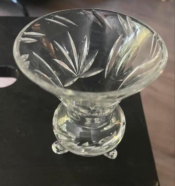 Vintage Kristallen Vaasje met Geslepen Patroon beschikbaar voor biedingen
