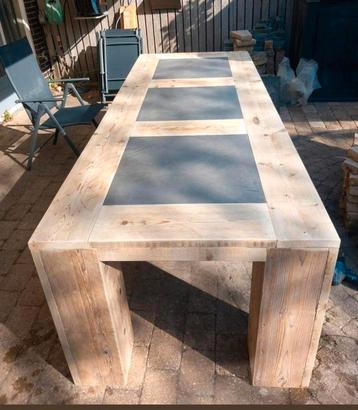 Steigerhout tafels met natuurstenen gratis thuisbezorgd  beschikbaar voor biedingen