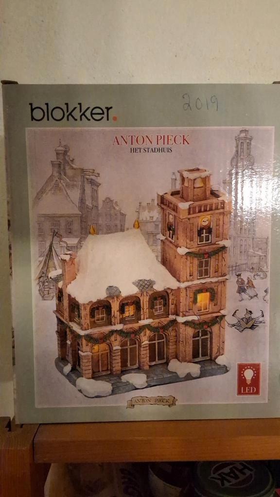 Kersthuisje Anton Pieck, het stadhuis, kerst, Diversen, Kerst, Zo goed als nieuw, Ophalen of Verzenden